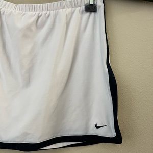 Nike women’s skirt